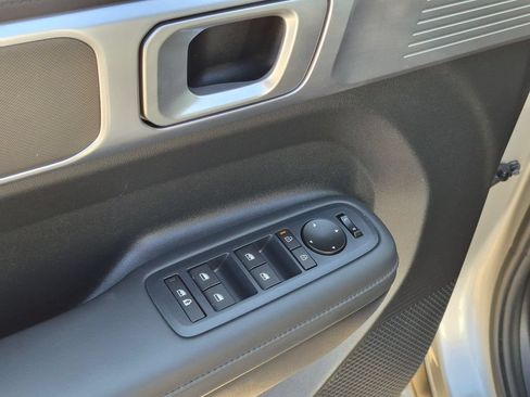 Used 2025 Hyundai Santa Fe SEL FWD image 13