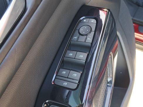 Certified 2022 Nissan Pathfinder SV w/ SV Premium Package image 16