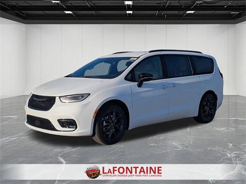 New 2026 Chrysler Pacifica Select w/ S Appearance Package image 1