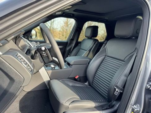 New 2026 Land Rover Discovery Limited Edition AWD/4WD image 10