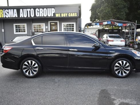 Used 2017 Honda Accord EX-L image 2