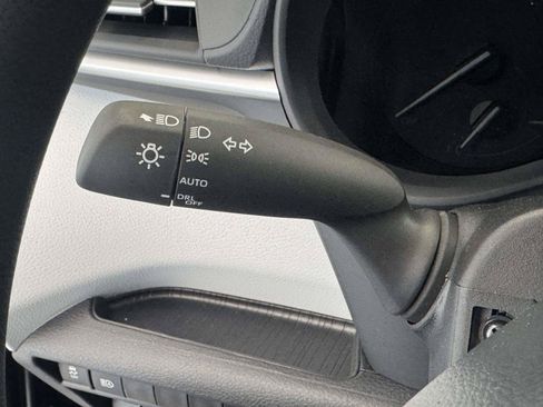 Used 2026 Toyota Sienna LE FWD image 22