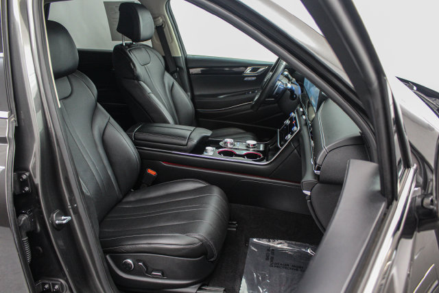 Used 2025 Genesis GV80 2.5T Standard AWD/4WD image 17