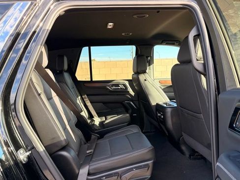 Used 2025 GMC Yukon Denali AWD/4WD image 15