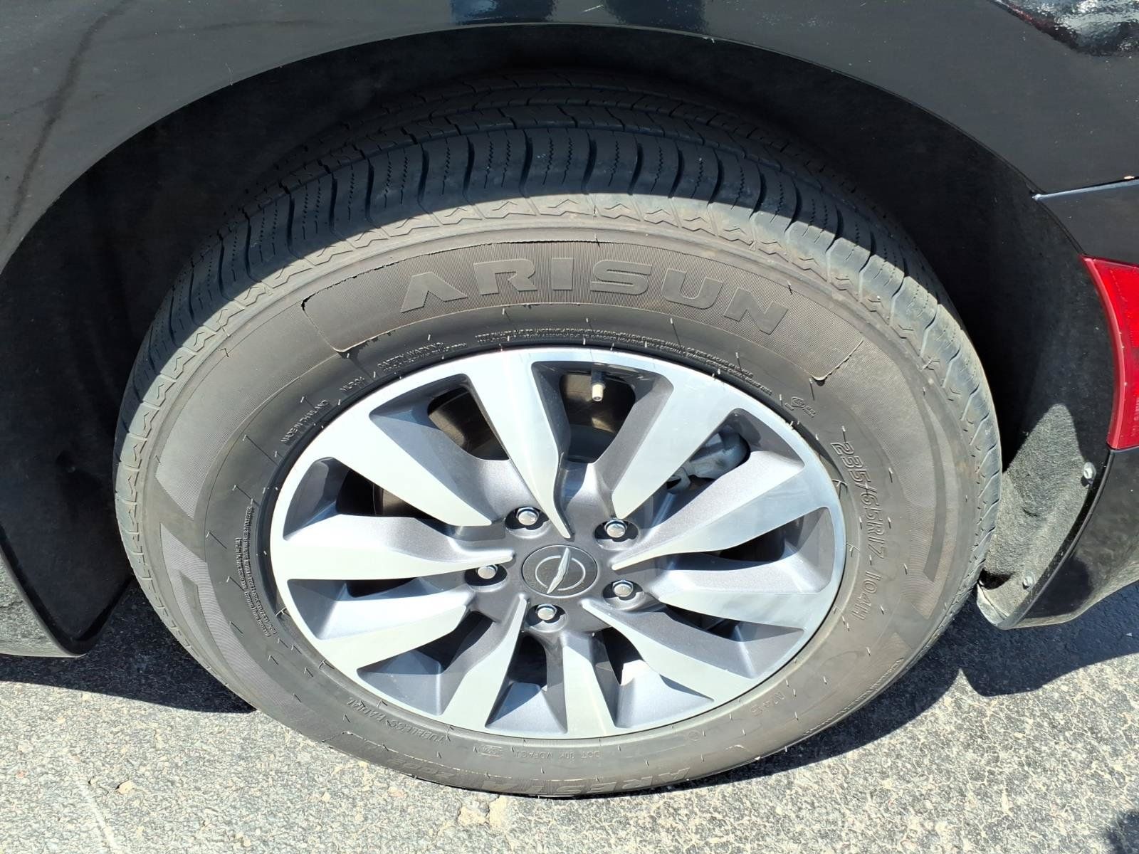 Used 2024 Chrysler Pacifica Limited FWD image 21