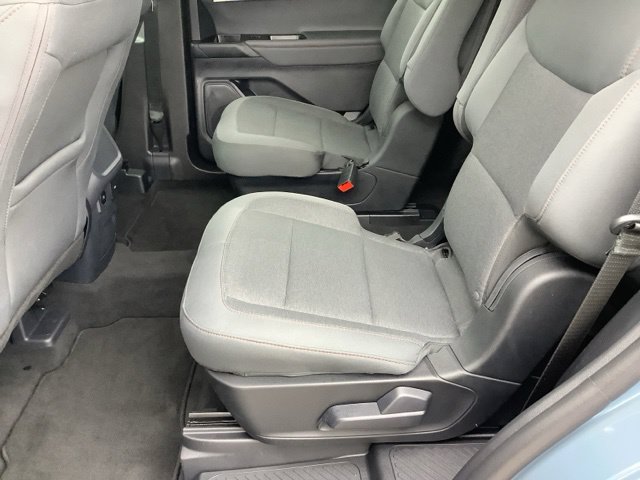 Used 2025 Ford Explorer Active AWD/4WD image 12