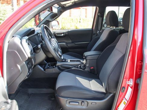 Used 2022 Toyota Tacoma TRD Sport image 17