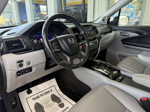 Used 2019 Honda Pilot Touring image 10