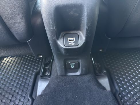 Used 2018 Jeep Renegade Trailhawk AWD/4WD image 18
