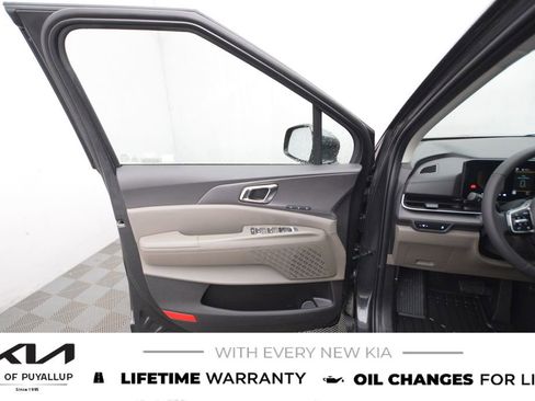 New 2026 Kia Carnival EX image 9