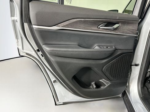 Used 2023 Jeep Grand Cherokee Limited image 26