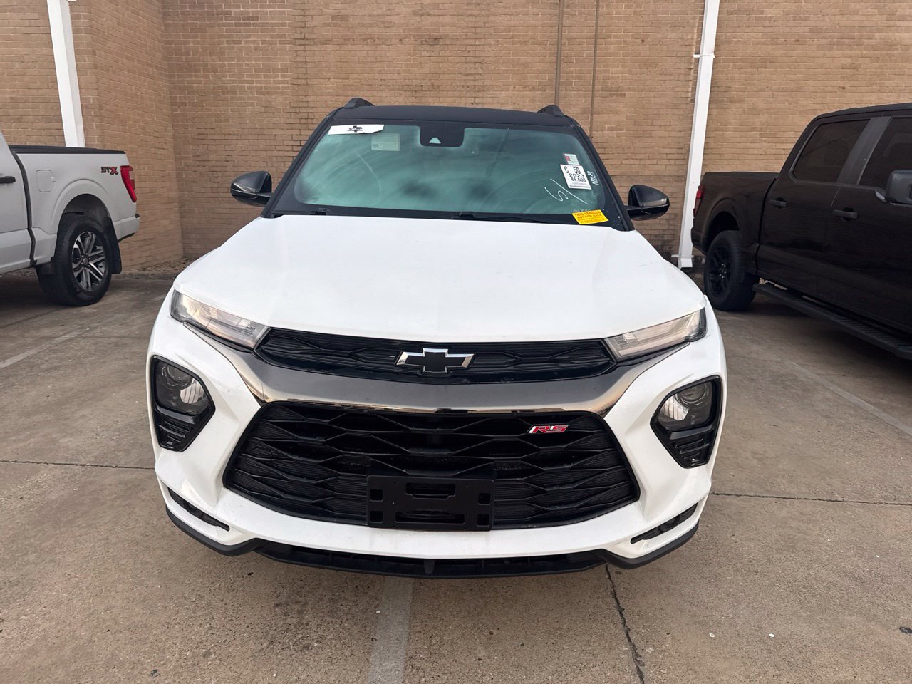 Used 2023 Chevrolet TrailBlazer RS w/ Convenience Package AWD/4WD image 2