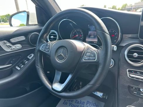 Used 2018 Mercedes-Benz GLC 300 4MATIC image 32