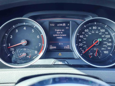 Used 2020 Volkswagen GTI SE image 13