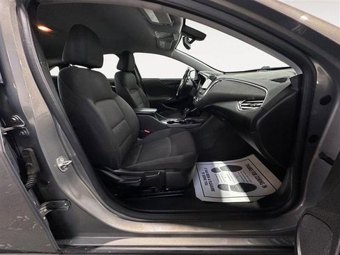 Used 2018 Chevrolet Malibu LT image 15