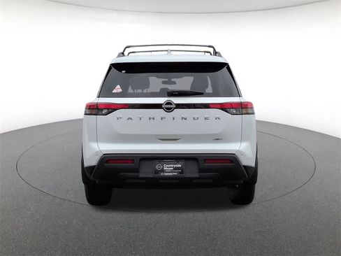 New 2025 Nissan Pathfinder SV image 6