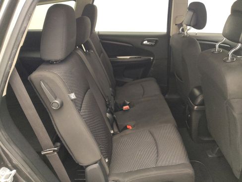 Used 2017 Dodge Journey SE w/ Flexible Seating Group FWD image 19