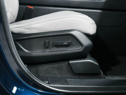 Used 2025 Honda Pilot EX-L image 43