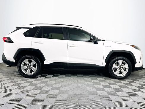 Used 2021 Toyota RAV4 LE image 26