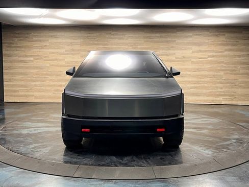 Used 2024 Tesla Cybertruck AWD Crew Cab image 20