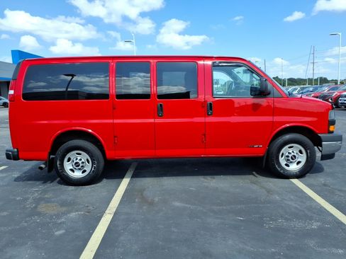 Used 2021 GMC Savana 3500 LS w/ Chrome Appearance Package RWD image 26