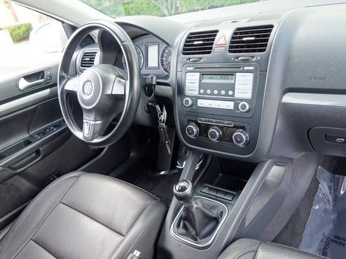 Used 2010 Volkswagen Jetta Limited Edition FWD image 77
