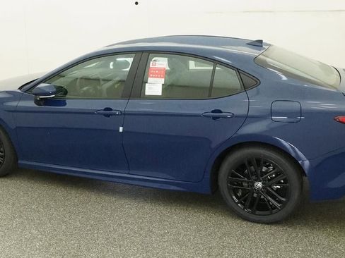 New 2026 Toyota Camry SE FWD image 4