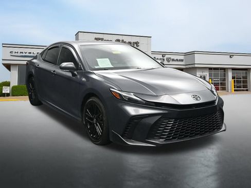 Used 2026 Toyota Camry SE FWD image 7
