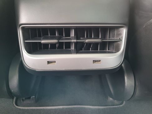 Used 2018 Tesla Model 3 Long Range image 17