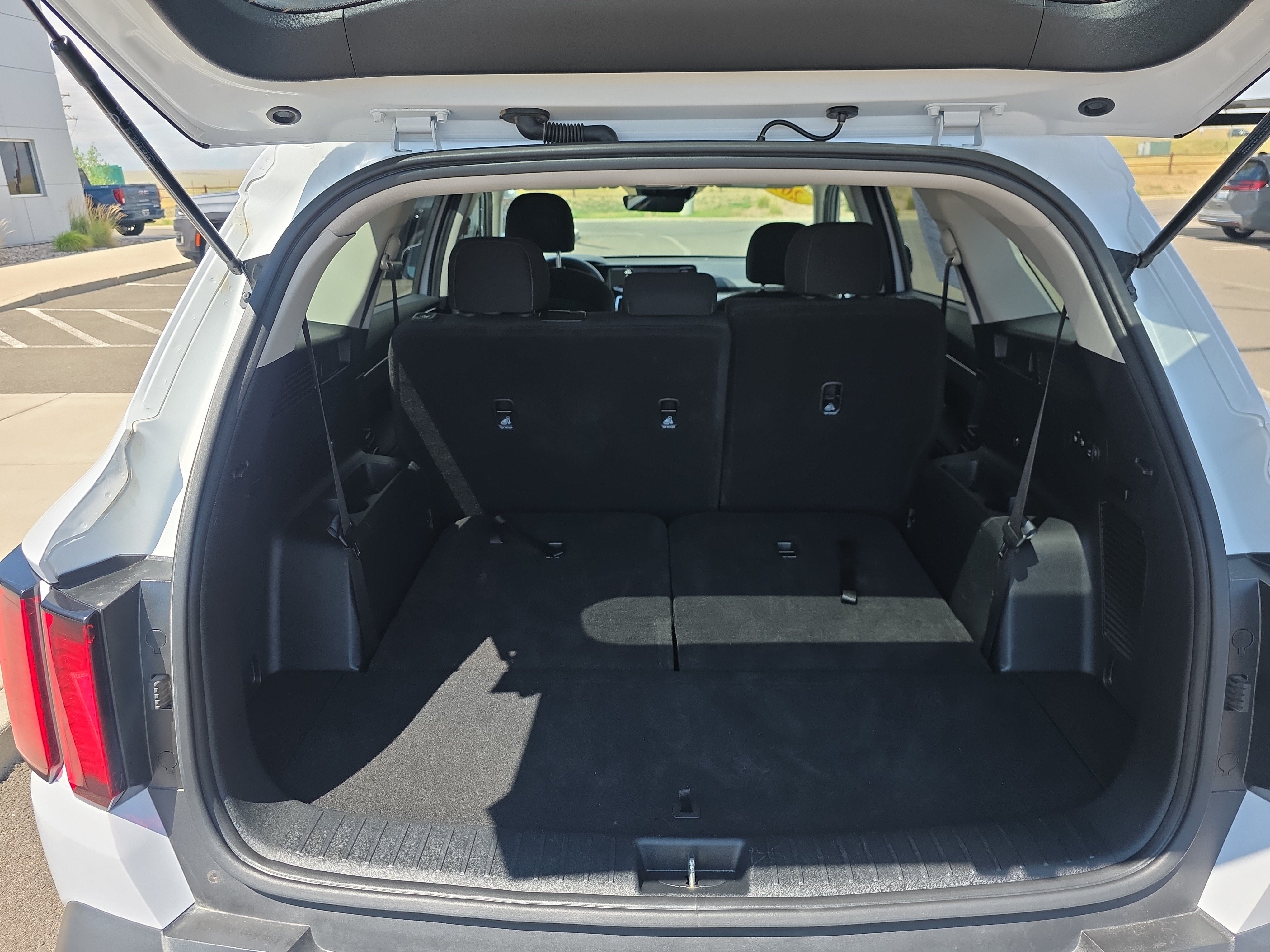 Used 2022 Kia Sorento LX AWD/4WD image 17