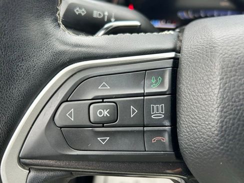 Used 2022 Jeep Grand Cherokee L Laredo AWD/4WD image 23