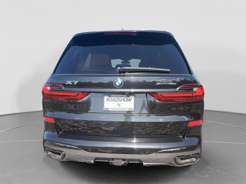 Used 2021 BMW X7 xDrive40i w/ M Sport Package AWD/4WD image 4