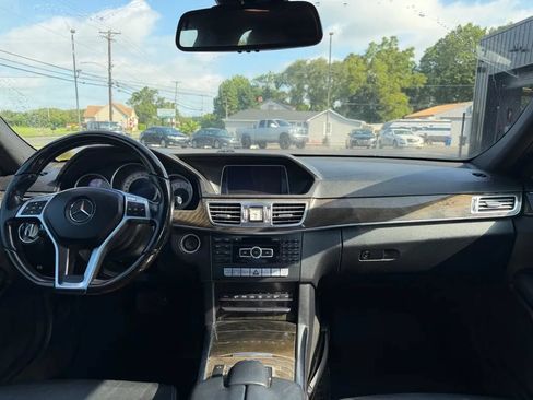 Used 2014 Mercedes-Benz E 350 4MATIC Sedan image 9