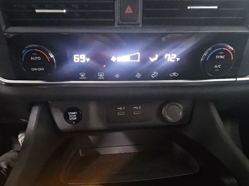 Used 2025 Nissan Rogue SV image 18