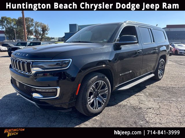 Used 2024 Jeep Wagoneer L Series II w/ Flexible Seating Group AWD/4WD image 1