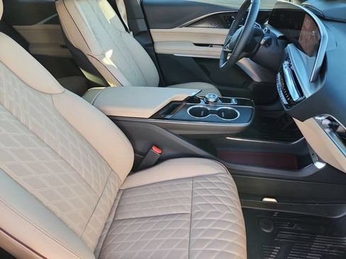 New 2026 Cadillac Lyriq Signature Sport w/ Nappa Leather Package AWD/4WD image 22