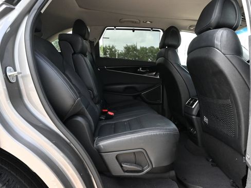 Used 2016 Kia Sorento SX FWD image 24