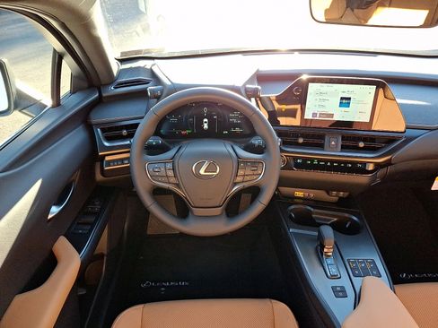 New 2025 Lexus UX 300h AWD image 7