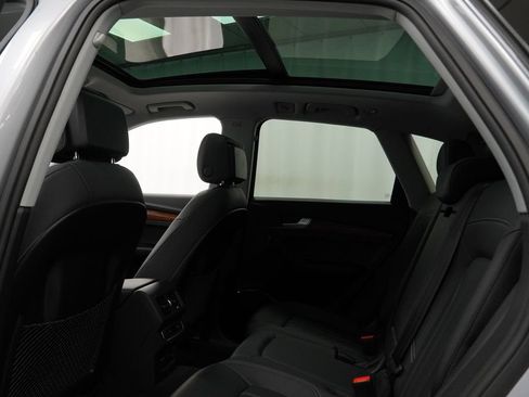 Used 2023 Audi Q5 2.0T Premium w/ Convenience Package AWD/4WD image 12
