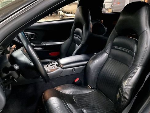 Used 1997 Chevrolet Corvette Coupe RWD image 22