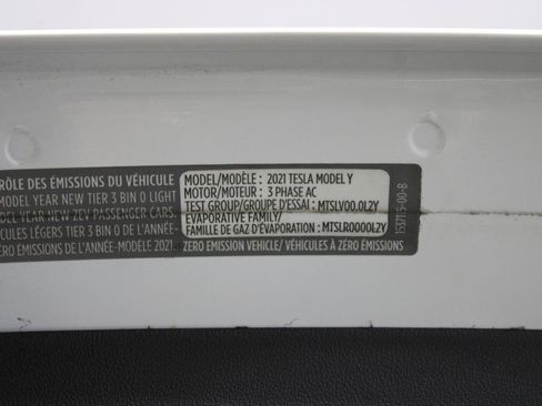 Used 2021 Tesla Model Y Long Range image 35