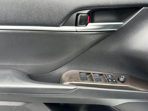 Certified 2022 Toyota Camry SE image 12