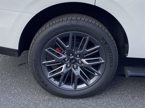 New 2025 Ford Expedition Platinum w/ Stealth Performance Package image 7