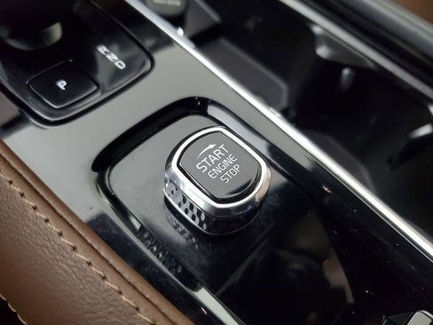 Certified 2023 Volvo XC90 B5 Plus w/ Protection Package Premier image 34