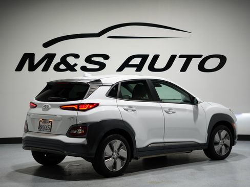 Used 2021 Hyundai Kona Limited image 7