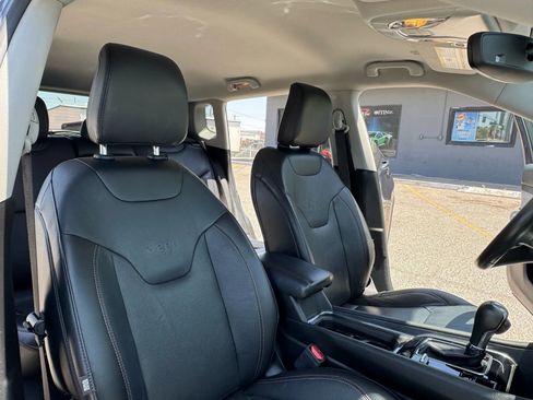 Used 2022 Jeep Compass Latitude image 17