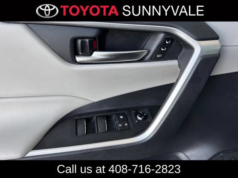 Used 2021 Toyota RAV4 XLE Premium AWD/4WD image 15
