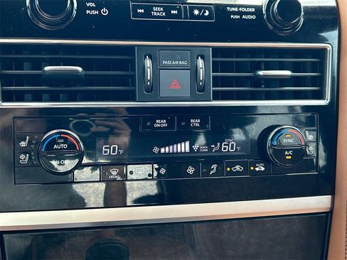 Used 2024 INFINITI QX80 Sensory image 16