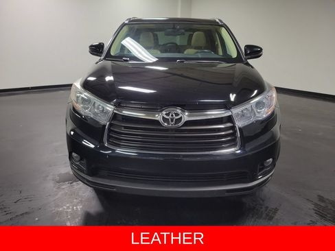 Used 2016 Toyota Highlander XLE AWD/4WD image 2