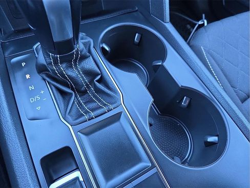 Used 2021 Volkswagen Atlas Cross Sport S image 20